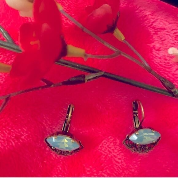 Swarovski teardrop Crystal Rhinestone Earrings - Picture 1 of 5